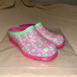 JC Women’s Waterproof Rubber Rain/Play Clogs, Cool Skull Design